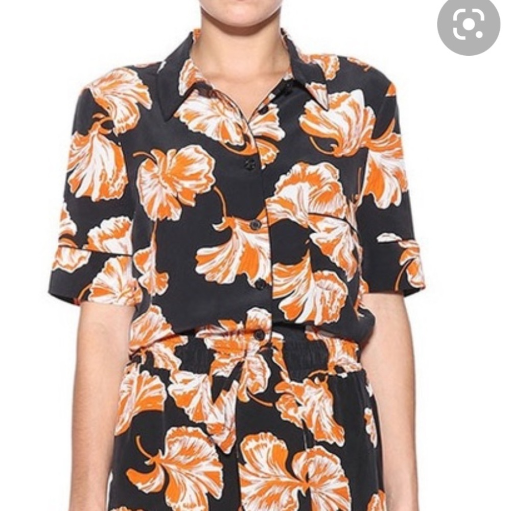 Short sleeve button down